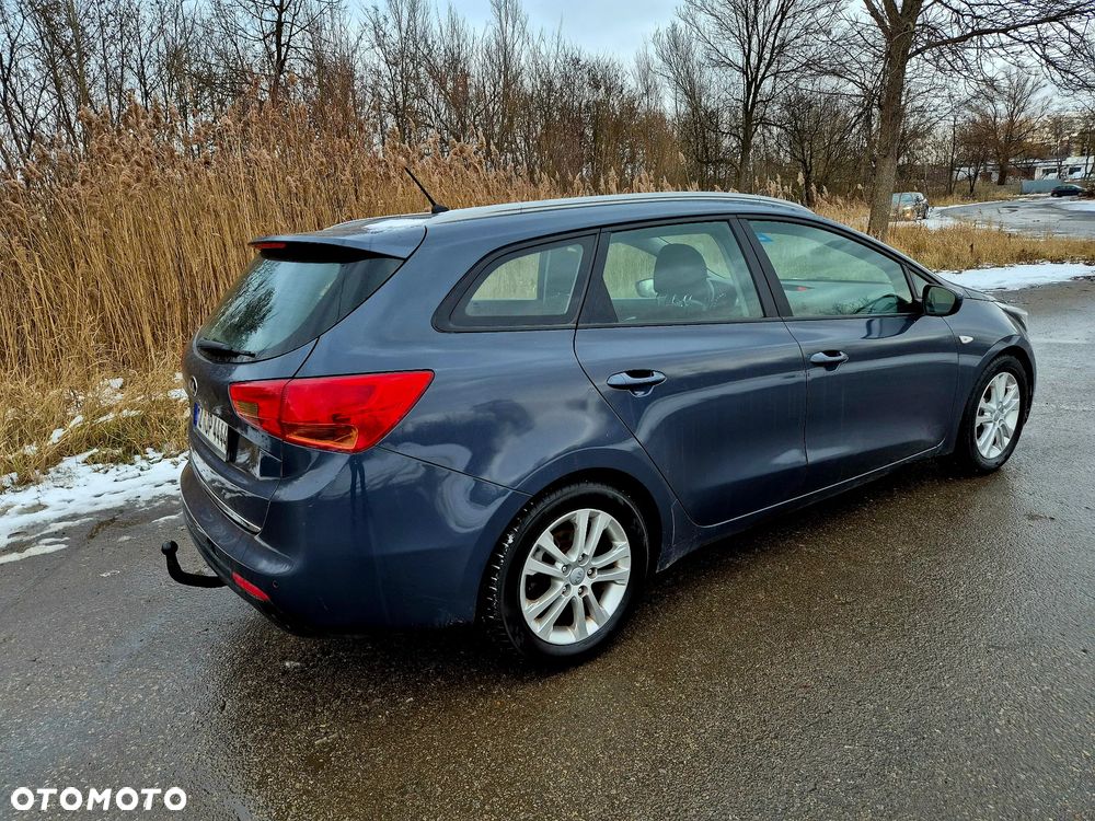 Kia Ceed 1.6 GDI Fifa World Cup Edition - 4