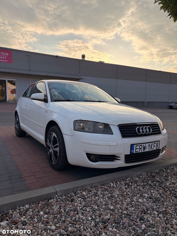 Audi A3 3-drzwiowe 2.0 FSI Ambition - 2