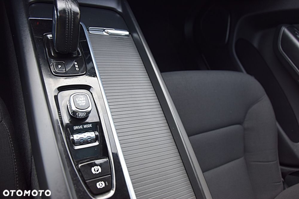 Volvo XC 60 B4 D AWD Geartronic Momentum - 20