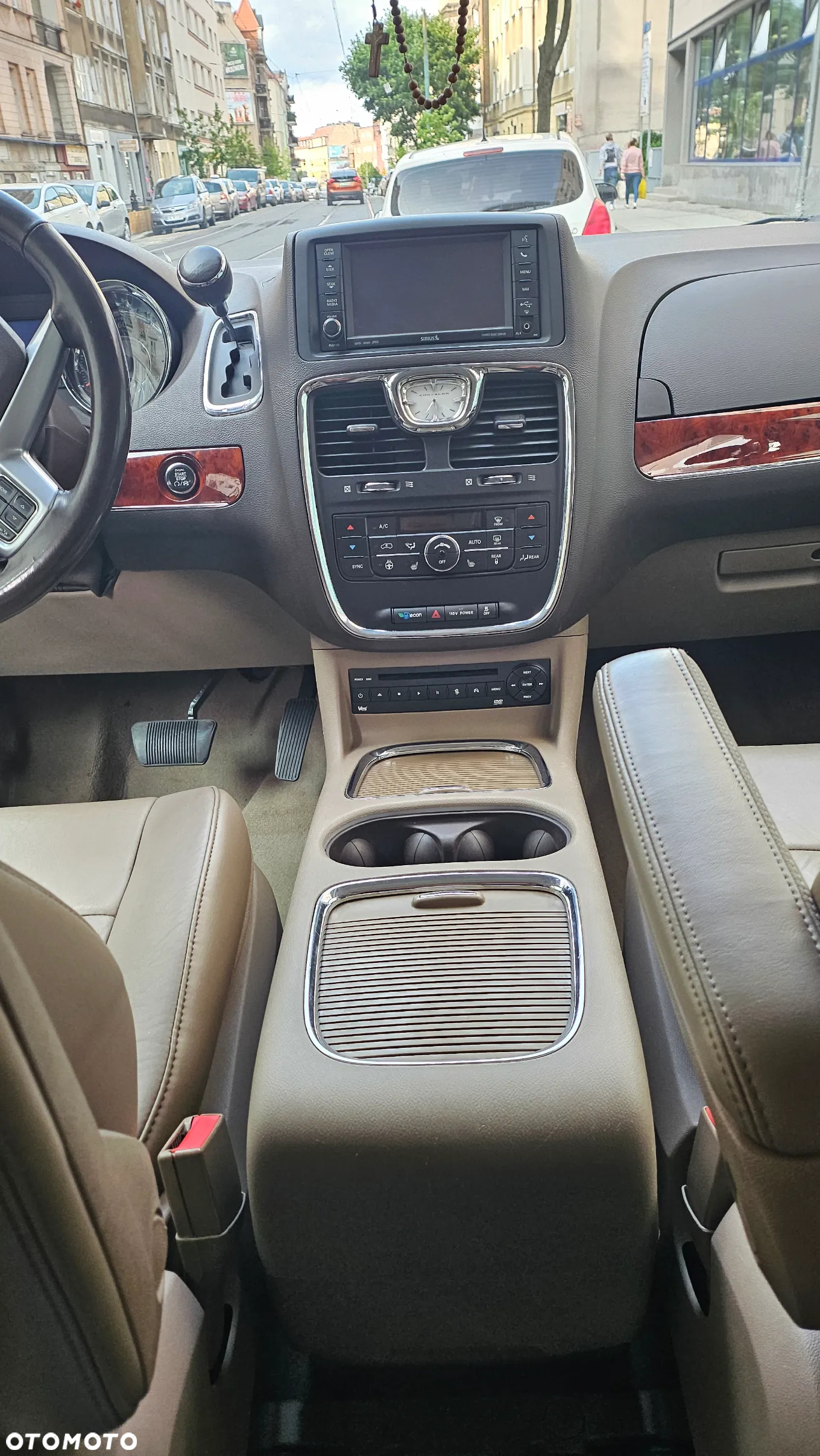 Chrysler Town & Country 3.6 Limited - 9
