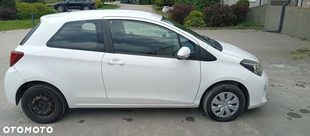 Toyota YARIS - 4