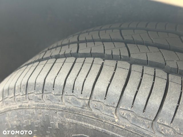 Mercedes-Benz Cargo - 25