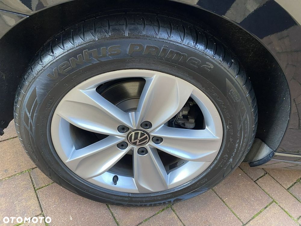 Volkswagen Passat - 38