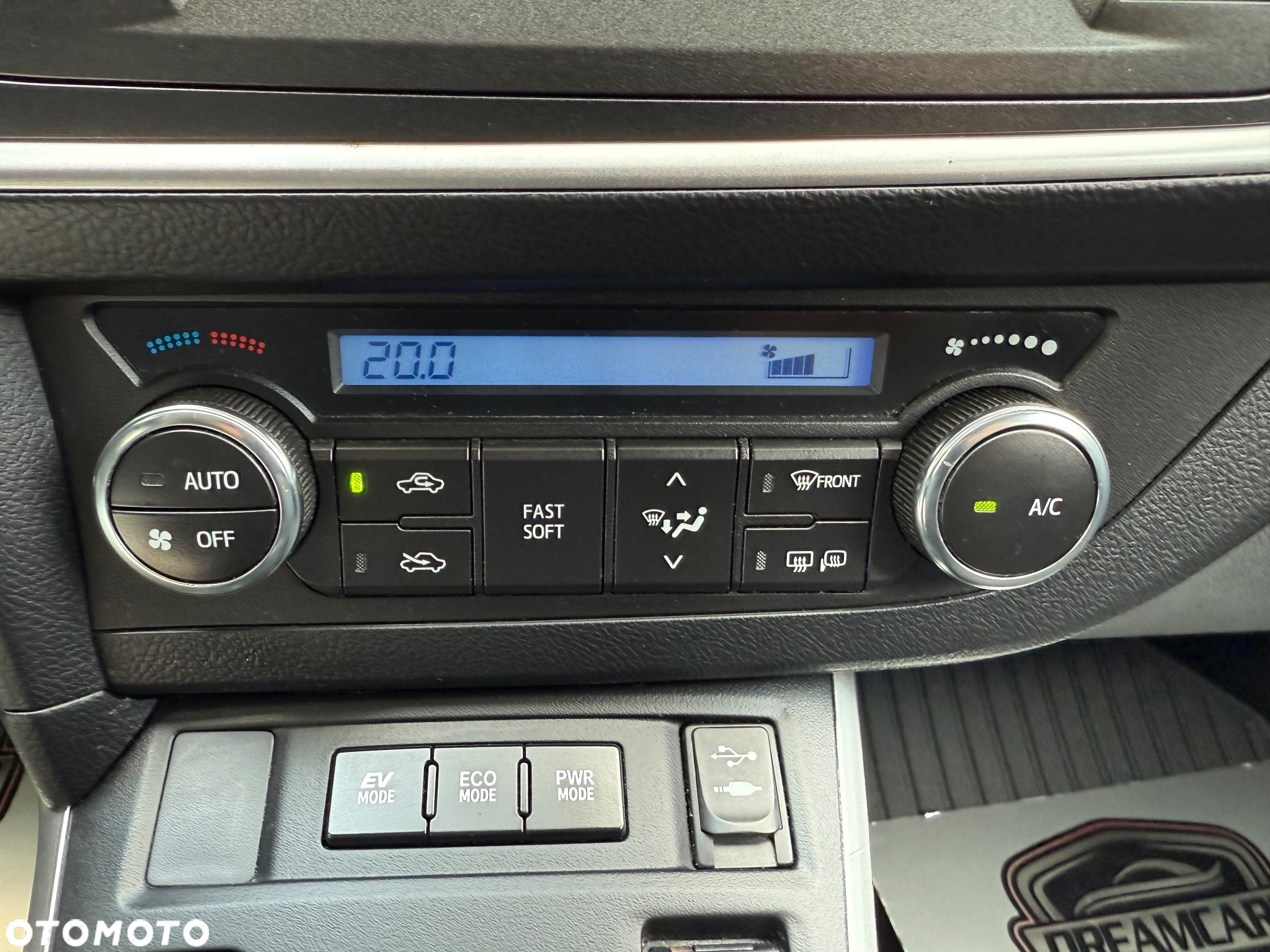 Toyota Auris - 25