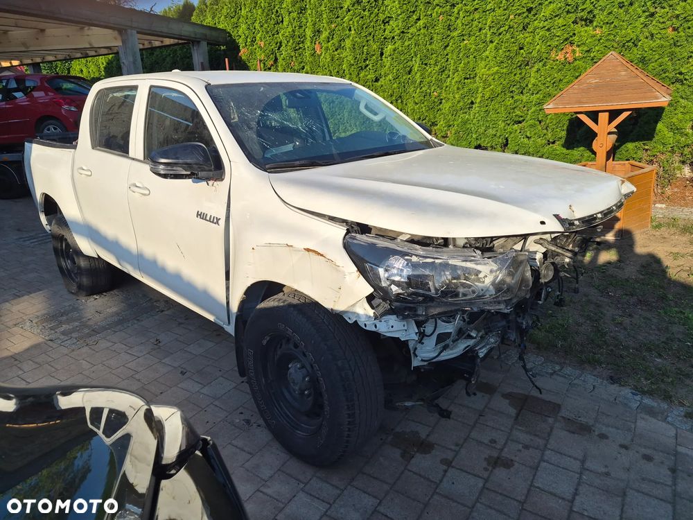 Toyota Hilux 2.8 D-4D Double Cab SR5 4x4 - 12