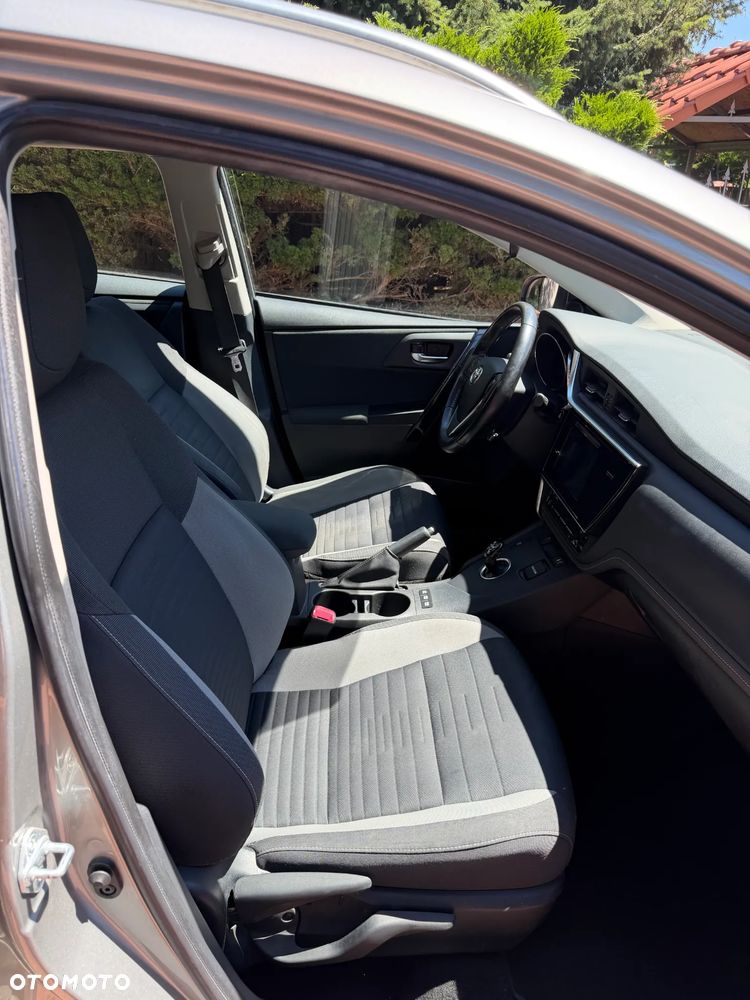 Toyota Auris - 18