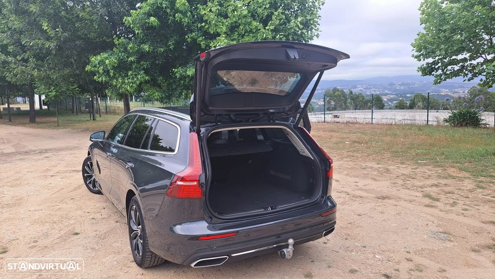 Volvo V60 2.0 D3 Momentum Plus - 22