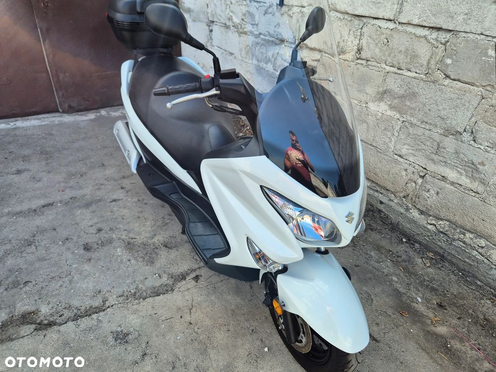Suzuki Burgman - 16