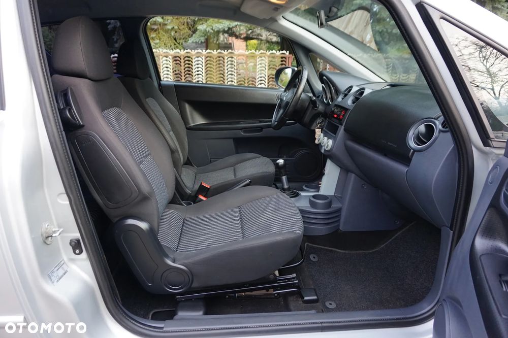 Mitsubishi Colt - 35