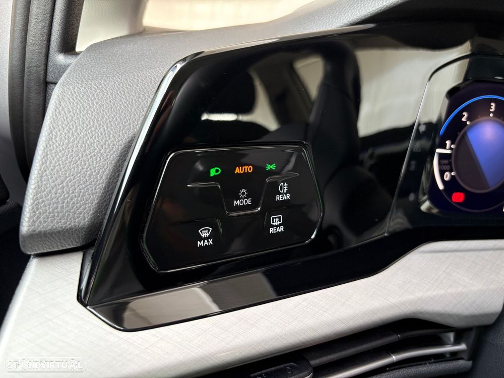 VW Golf Variant 2.0 TDi Conceptline - 12