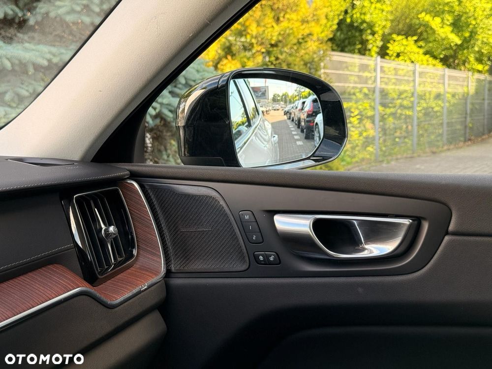 Volvo XC 60 - 26