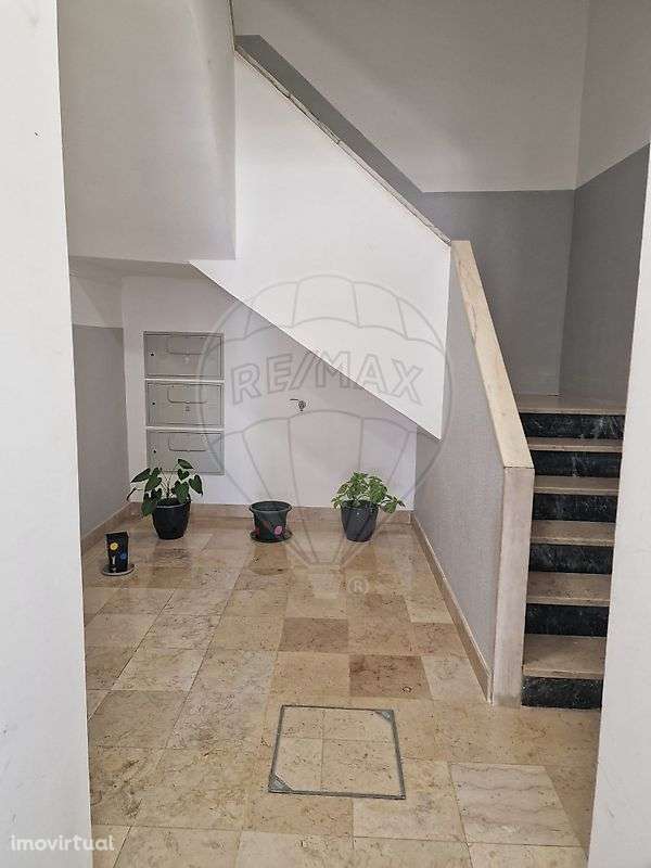 Apartamento T2 para arrendamento - Grande imagem: 2/14