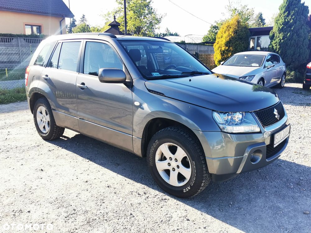 Suzuki Grand Vitara 2.0 Comfort + - 5
