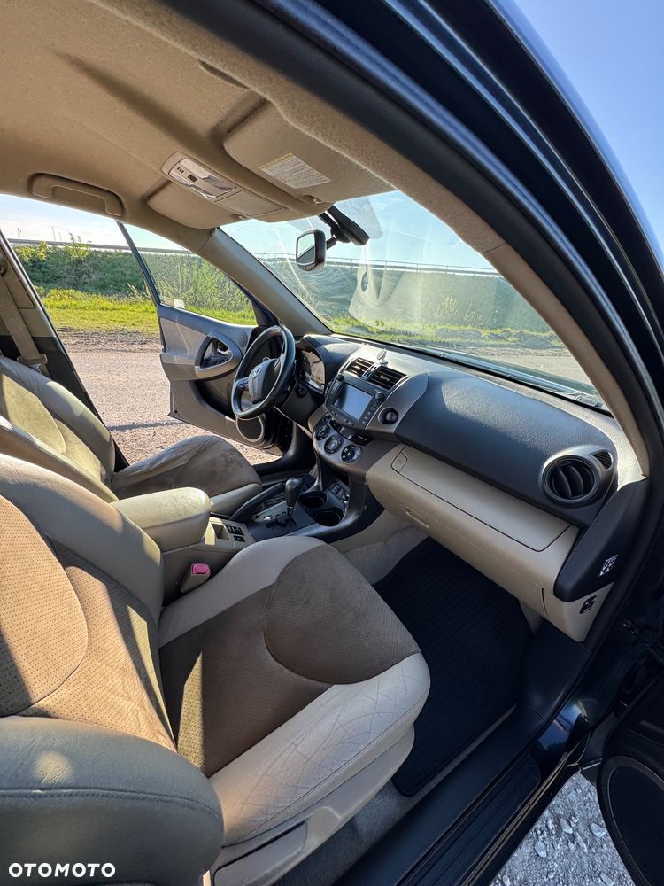 Toyota RAV4 - 21