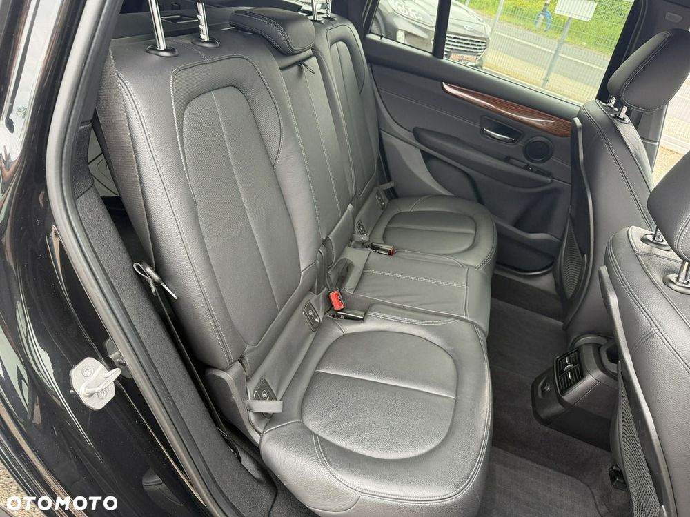 BMW Seria 2 220i Luxury Line - 32