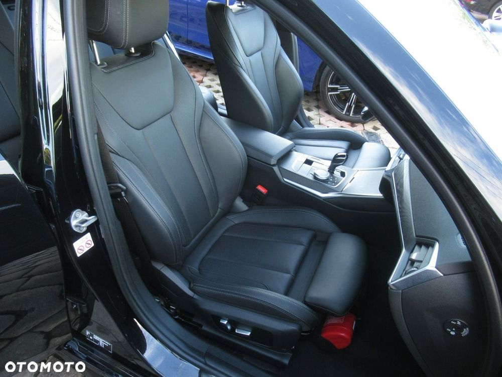 BMW Seria 3 320i Luxury Line - 11
