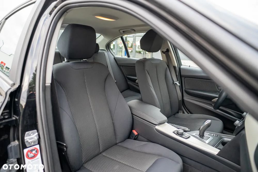 BMW Seria 3 - 37