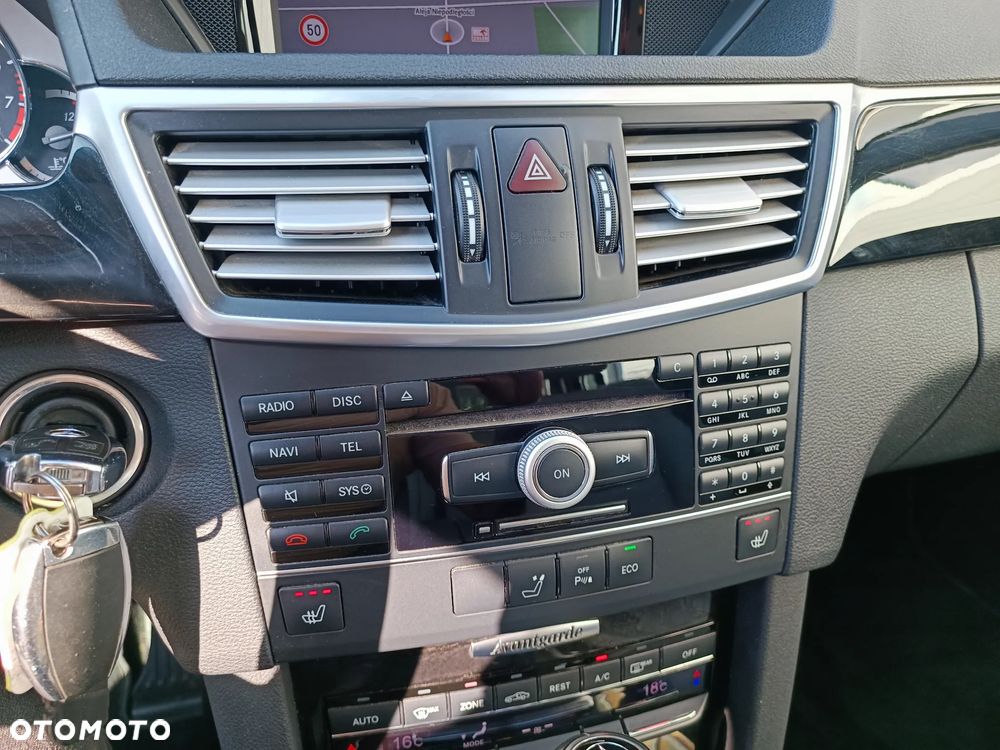 Mercedes-Benz Klasa E 200 T CGI BlueEFFICIENCY 7G-TRONIC Avantgarde - 22