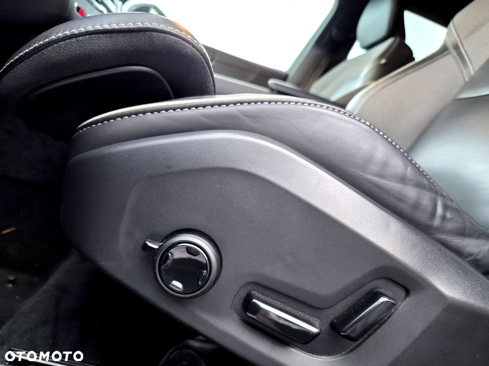 Volvo XC 60 B4 D AWD Plus Dark - 19