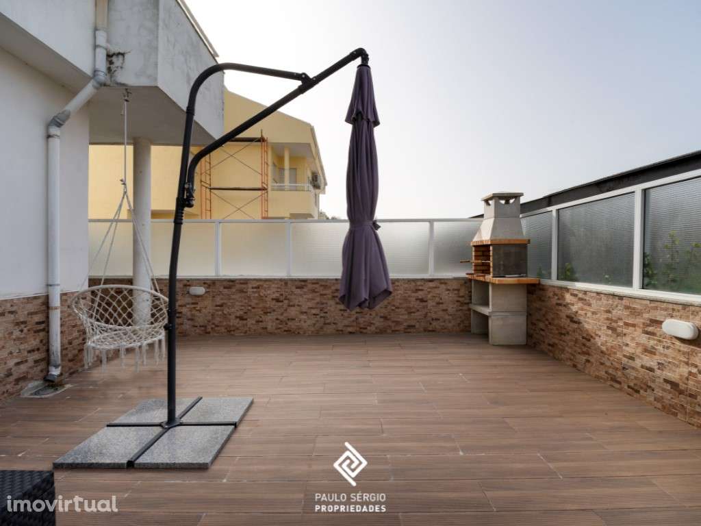 Moradia T3 localizada em Serzedo - Grande imagem: 4/27