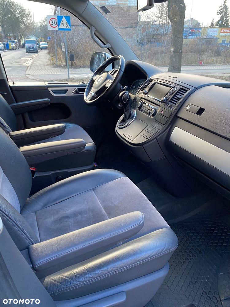 Volkswagen Multivan - 10
