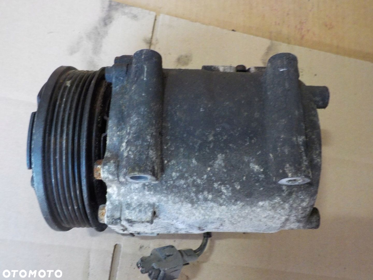 FORD FIESTA MK6 SPRĘŻARKA KLIMATYZACJI 8V51-19D629-DF - 3