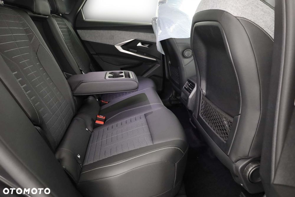 Peugeot 3008 1.2 PureTech mHEV GT S&S e-DCS6 - 11