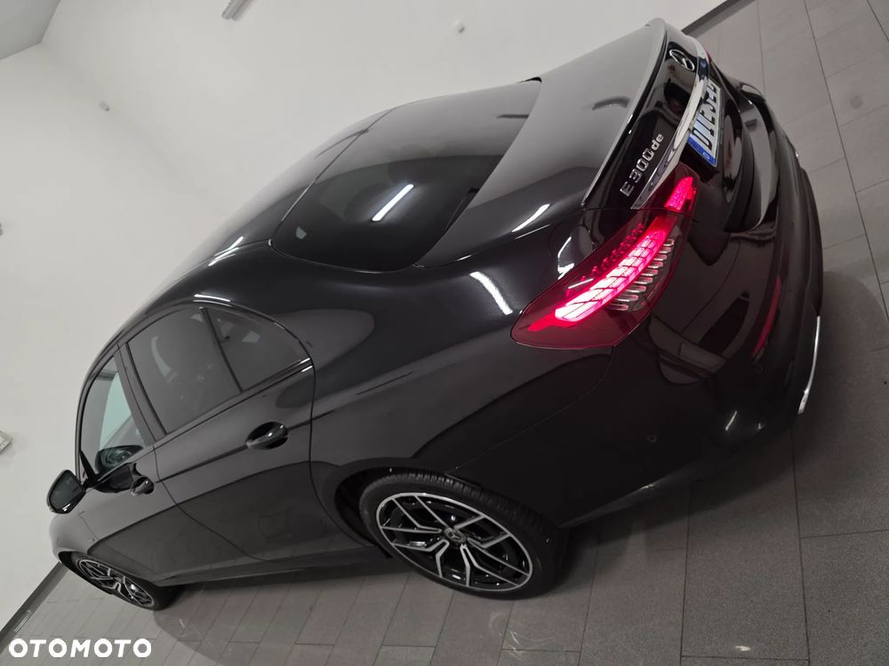 Mercedes-Benz Klasa E 300 de 9G-TRONIC AMG Line - 36