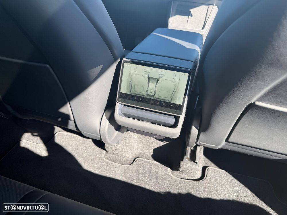 Tesla Model Y Long Range Tração Integral - 16