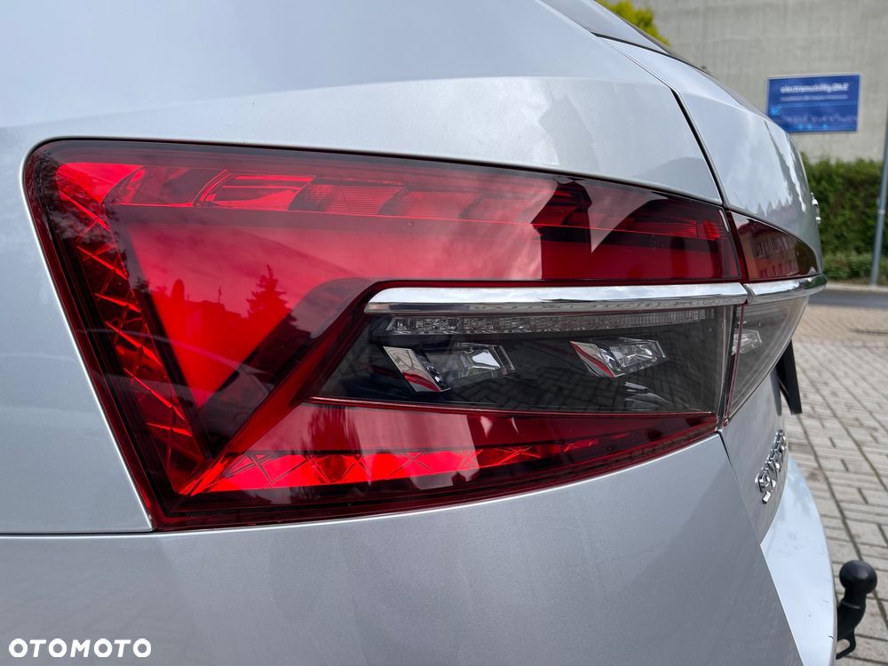 Skoda Superb 2.0 TSI L&K DSG - 37