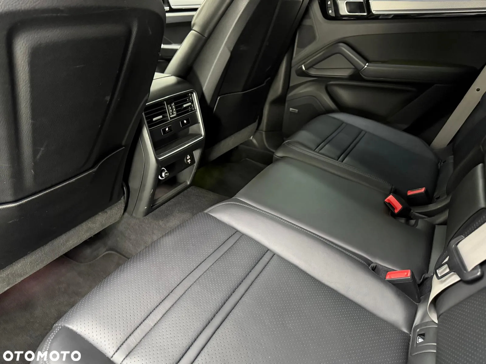 Porsche Cayenne E-Hybrid Platinum Edition - 28