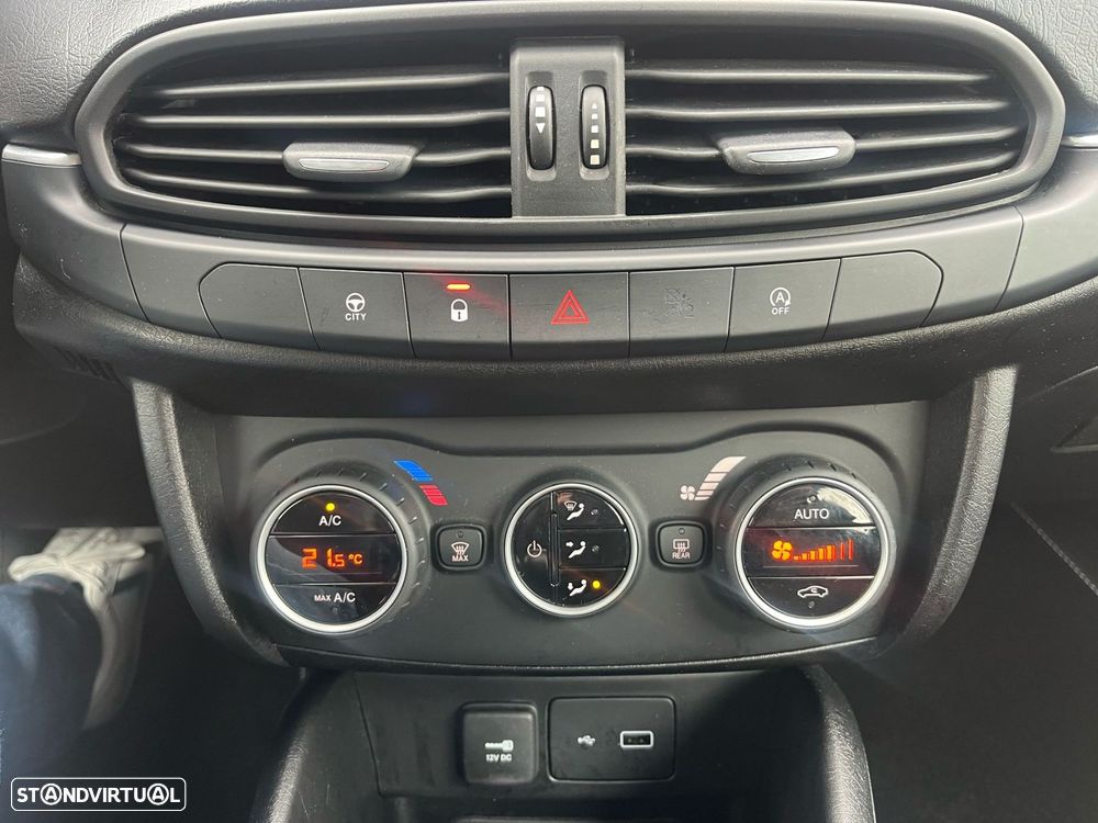 Fiat Tipo Station Wagon 1.3 M-Jet Lounge - 48