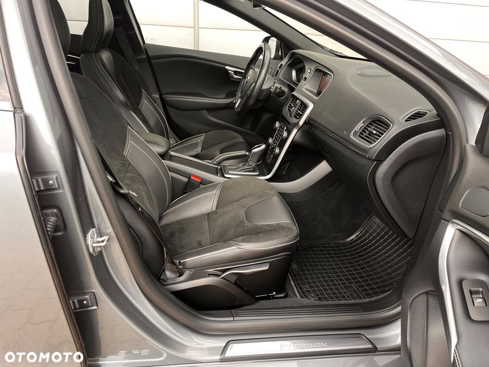 Volvo V40 T3 Geartronic RDesign - 36