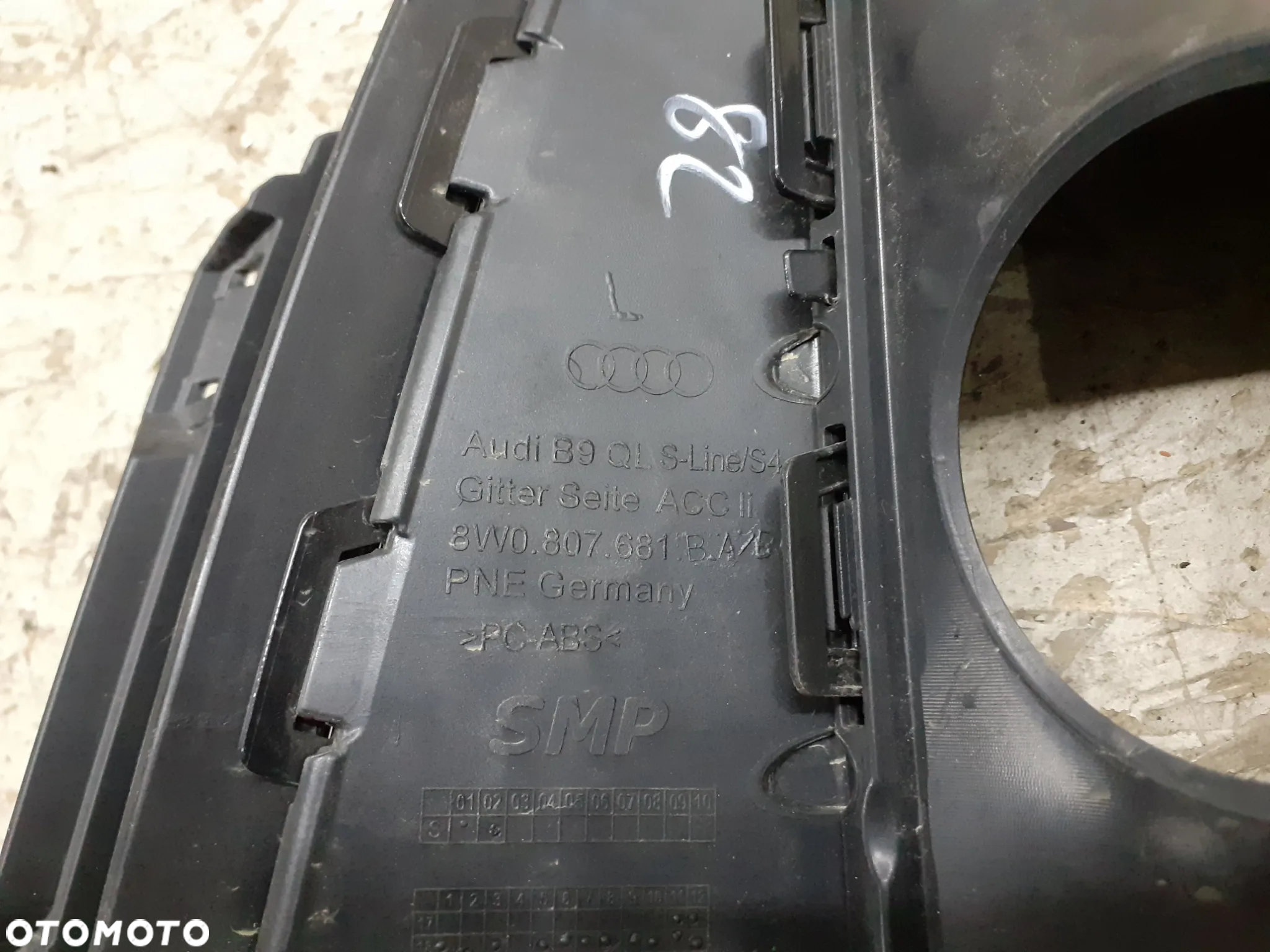 KRATKA ZDERZAKA PRZÓD LEWA AUDI A4 B9 S-LINE COMPETITION PLUS 8W0807681BA - 7