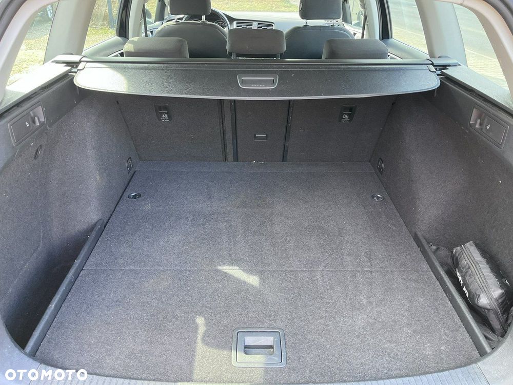 Volkswagen Golf - 27