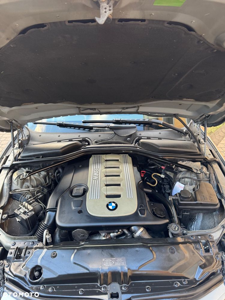 BMW Seria 5 525d - 16