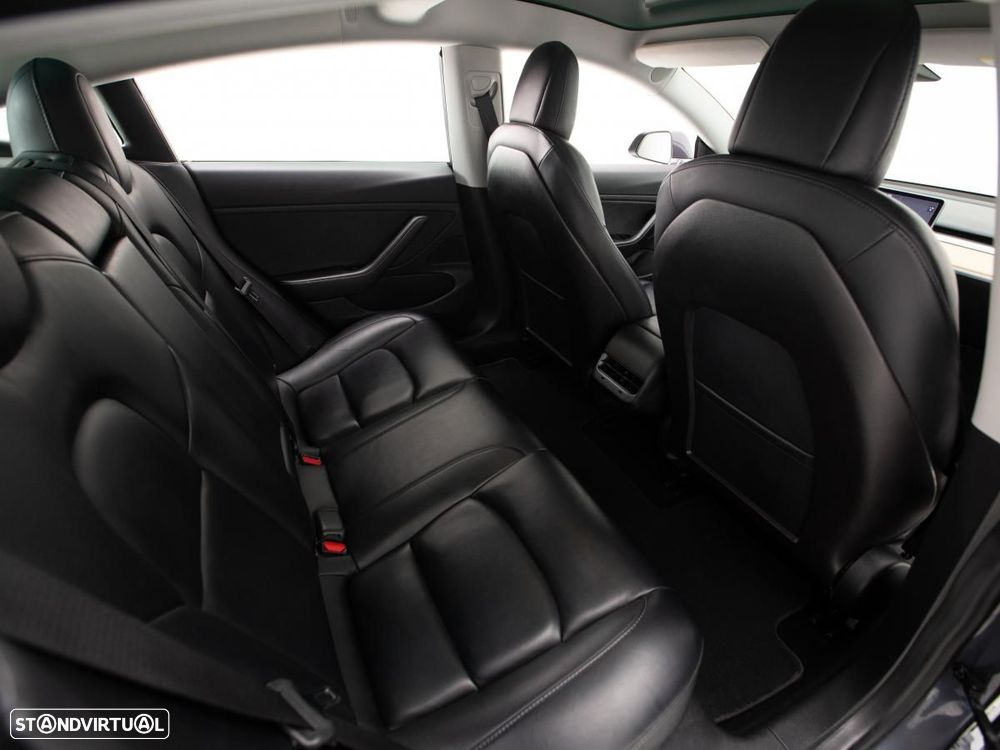 Tesla Model 3 - 12