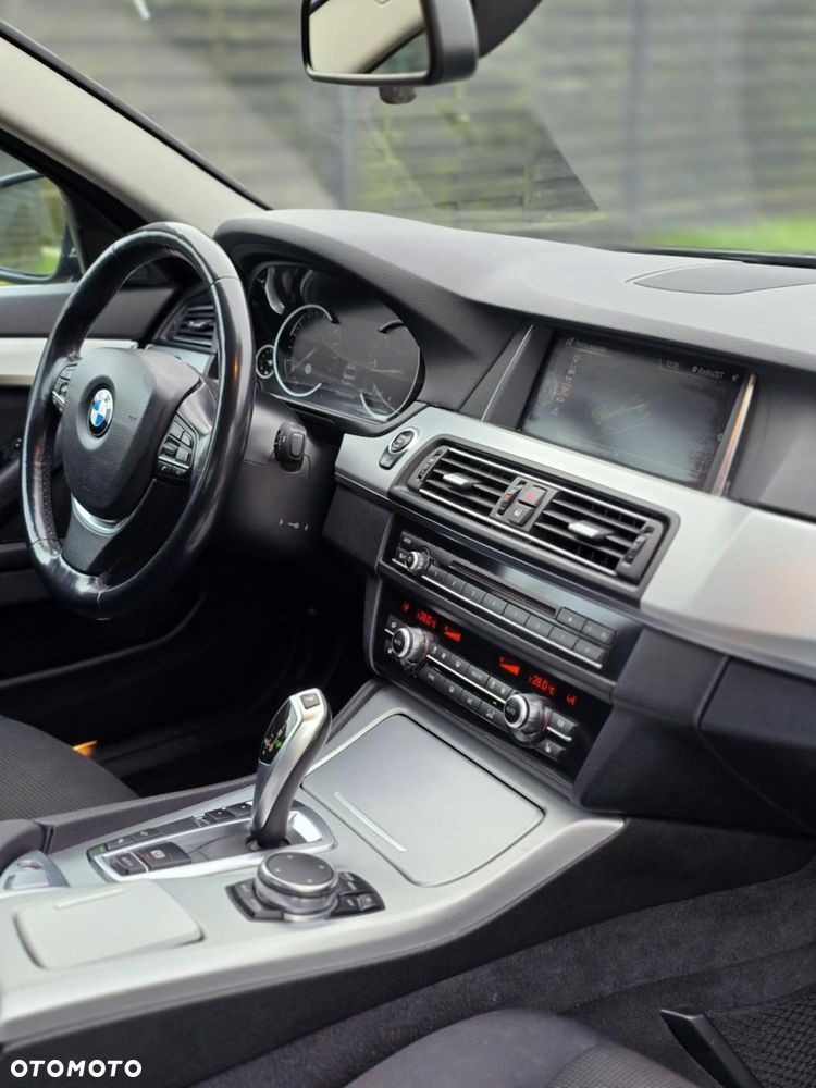 BMW Seria 5 520d - 28