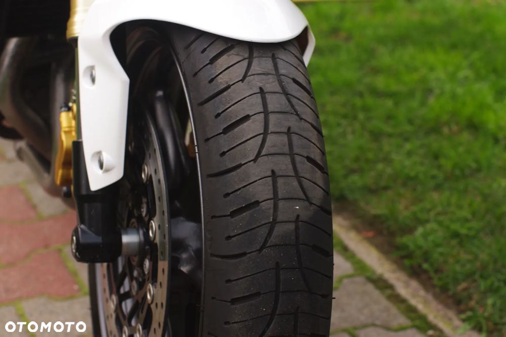 Triumph Street Triple - 12