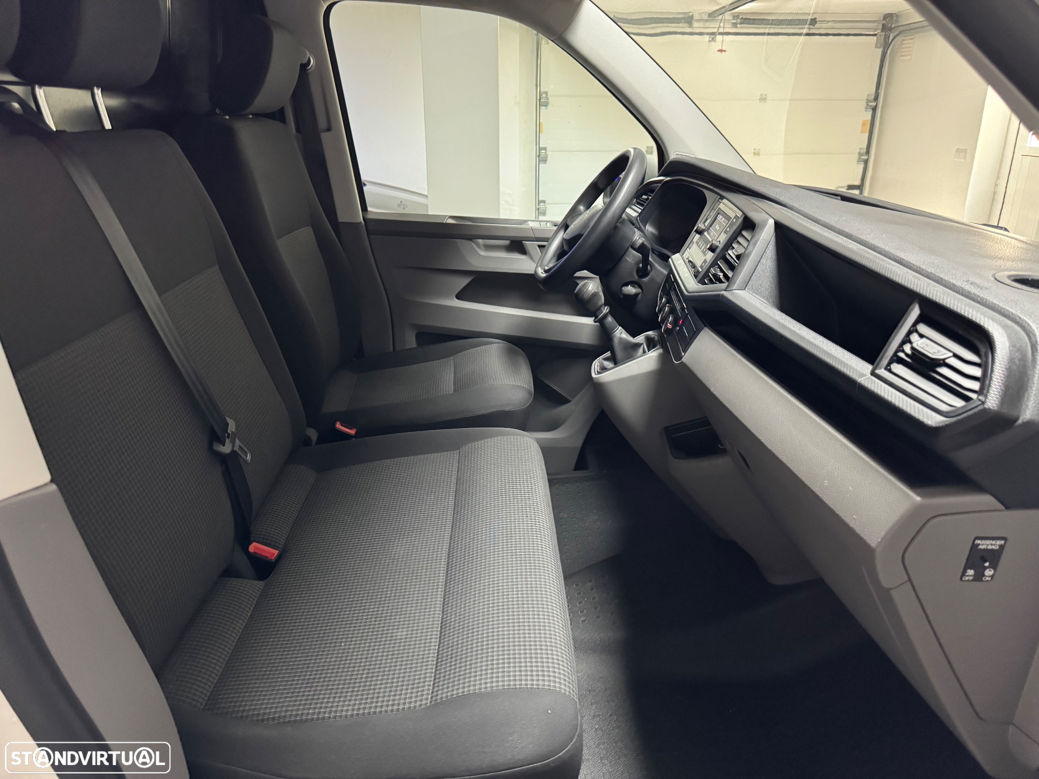 VW TRANSPORTER 2.0 TDI C/IVA BUSINESS AC OCASIÃO - 11