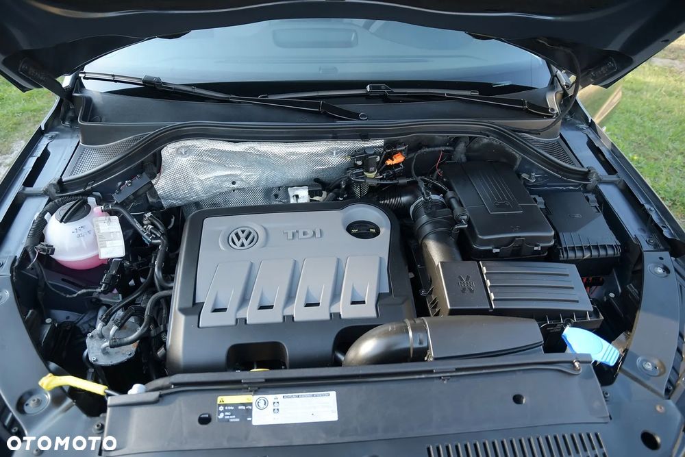 Volkswagen Tiguan 2.0 TDI DPF BlueMotion Technology Sport & Style - 37