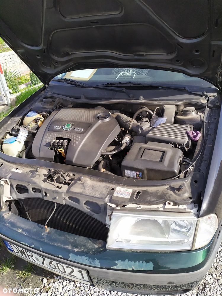 Skoda Octavia 1.6 Ambiente - 4