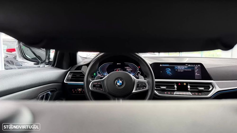 BMW 330 e Edição Desportiva M Auto - 18