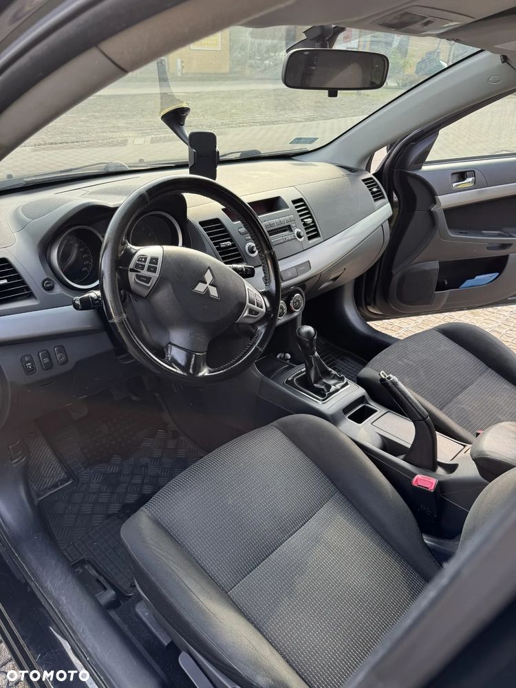 Mitsubishi Lancer 1.8 Invite - 8