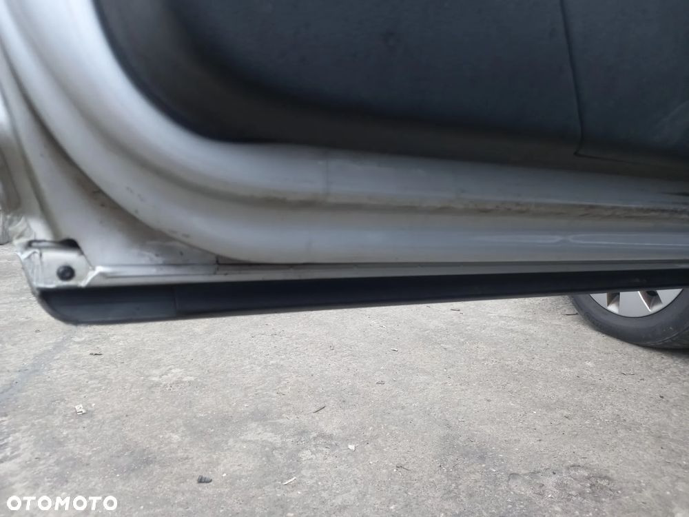 AUDI A3 8P DRZWI LEWE LY7W - 11