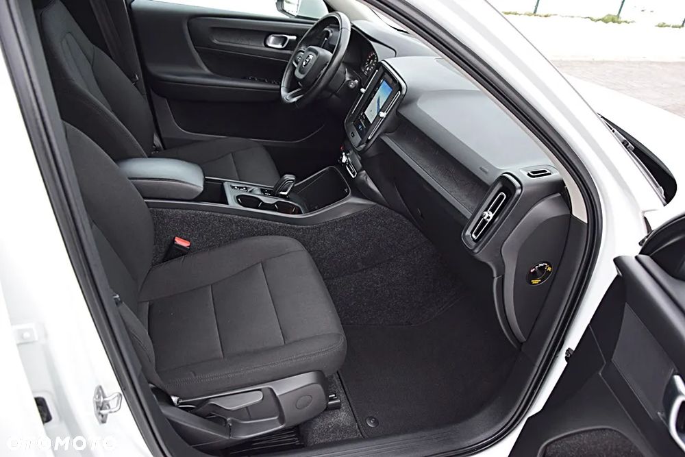 Volvo XC 40 T2 Essential - 12