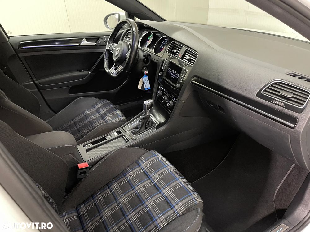 Volkswagen Golf 1.4 GTE Plug-In-Hybrid DSG - 11