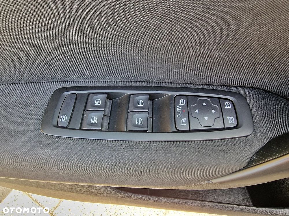 Renault Megane 1.5 dCi Intens EDC - 20