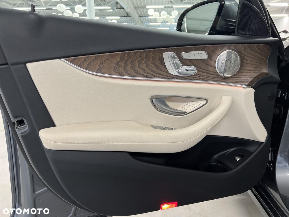 Mercedes-Benz Klasa E - 23