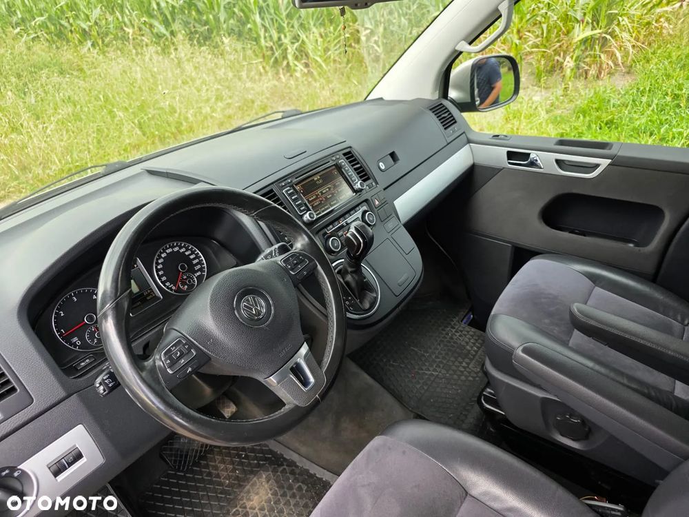Volkswagen Multivan - 14